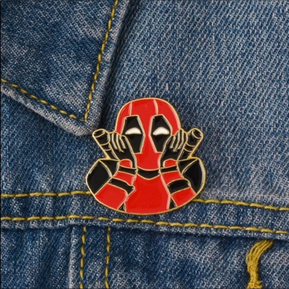 Deadpool pin.